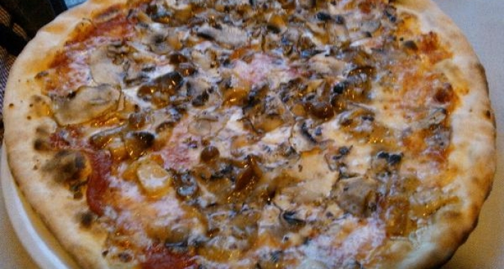 Pizza ai quattro funghi